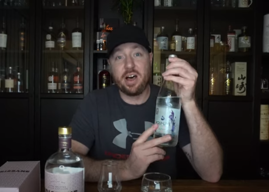 Watch Zac McHardy, aka “Mr Whiskz” mix Aqui-Live* Sparkling with one of his favourite gins.